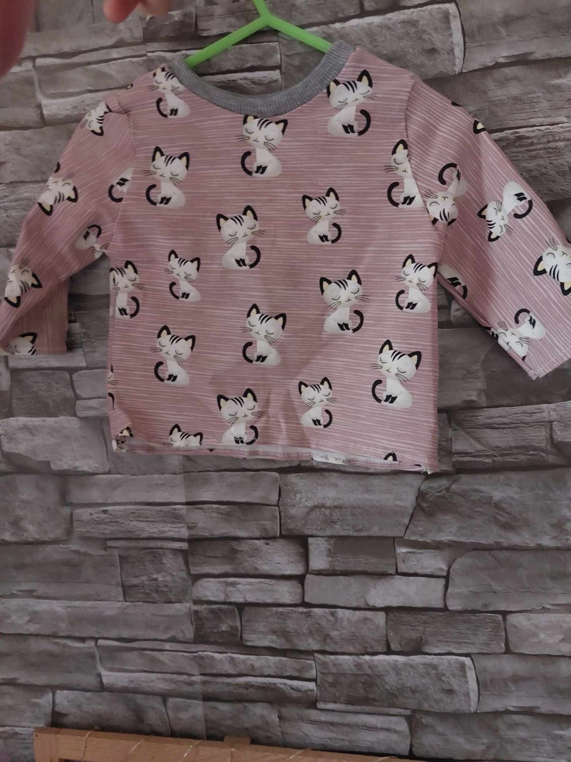 T-Shirt Kätzchenmotiv mit Baumwollbündchen