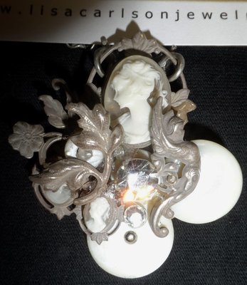 Carlson&#39;s Cameo Pin/Pendant