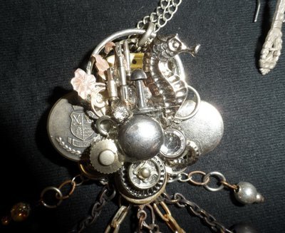 Carlson&#39;s Seahorse Pin/Pendant