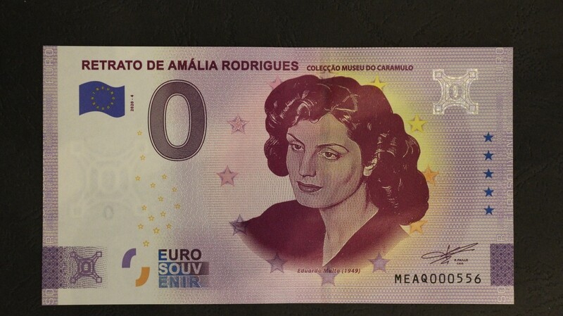 RETRATO DE AMALIA RODRIGUES