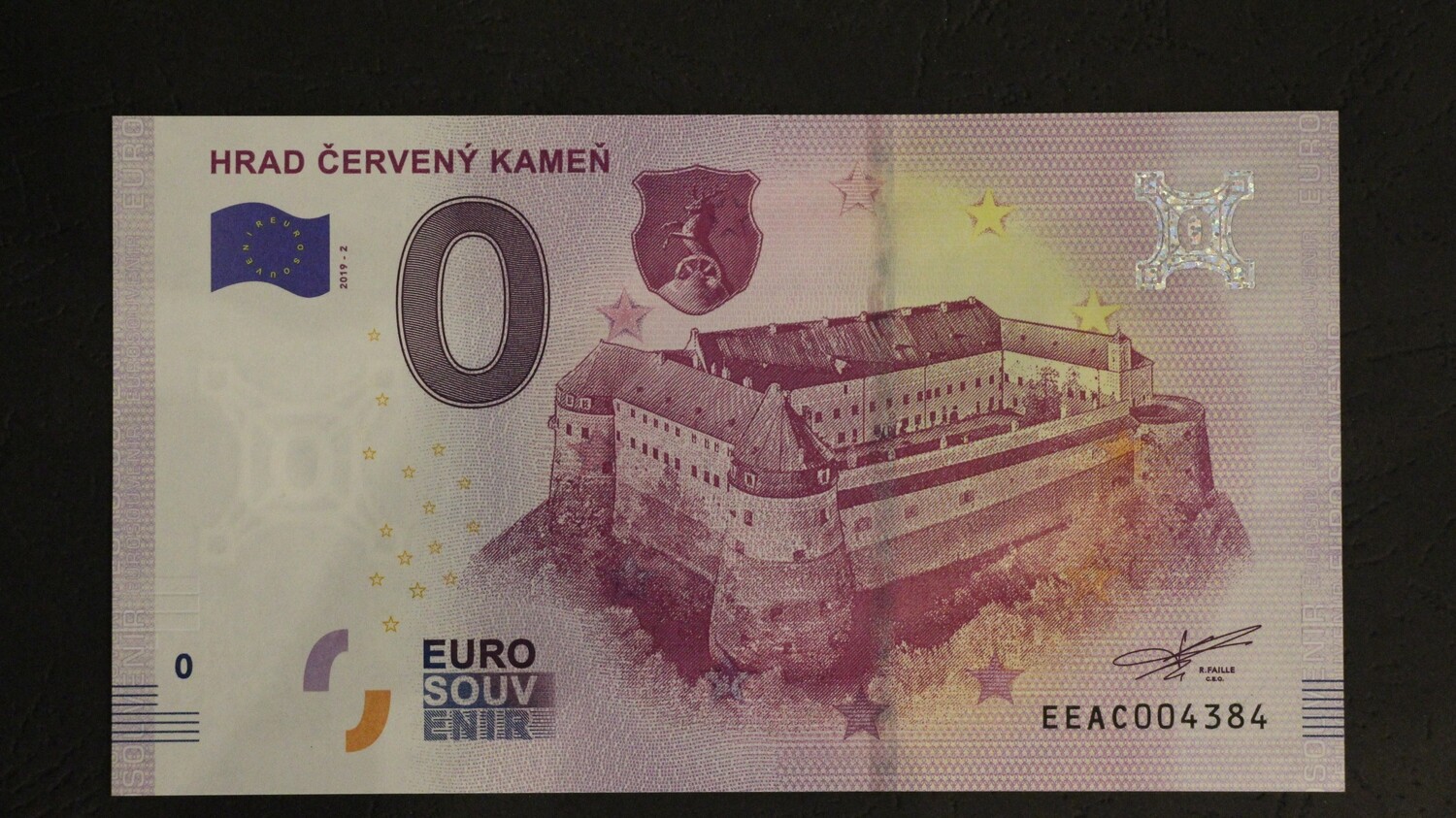 HRAD ČERVENY KAMEŇ