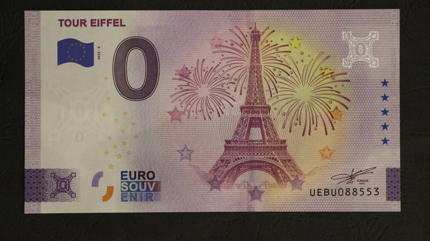 EIFFEL TOWER
