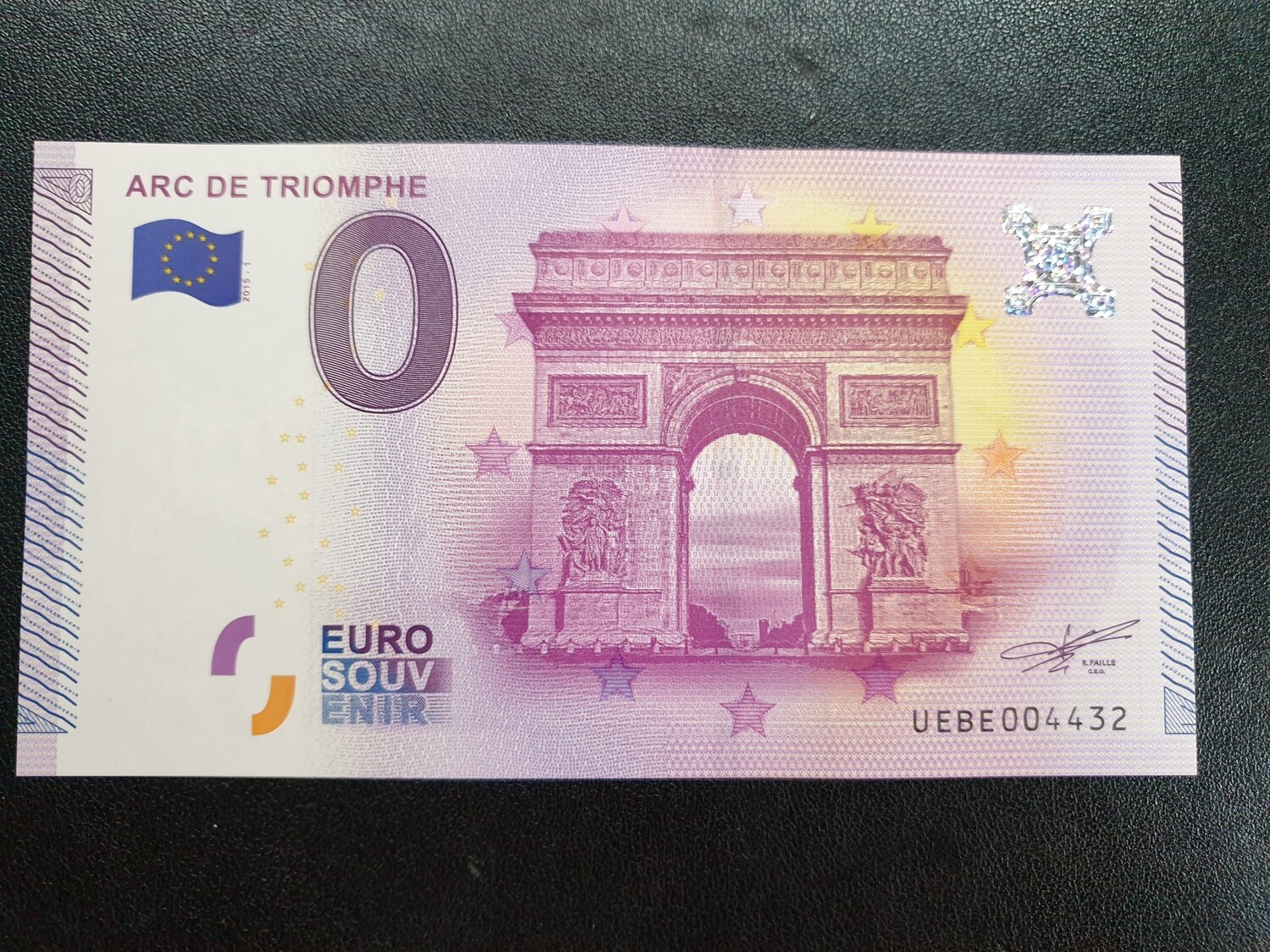 ARC DE TRIOMPHE - PARIS
