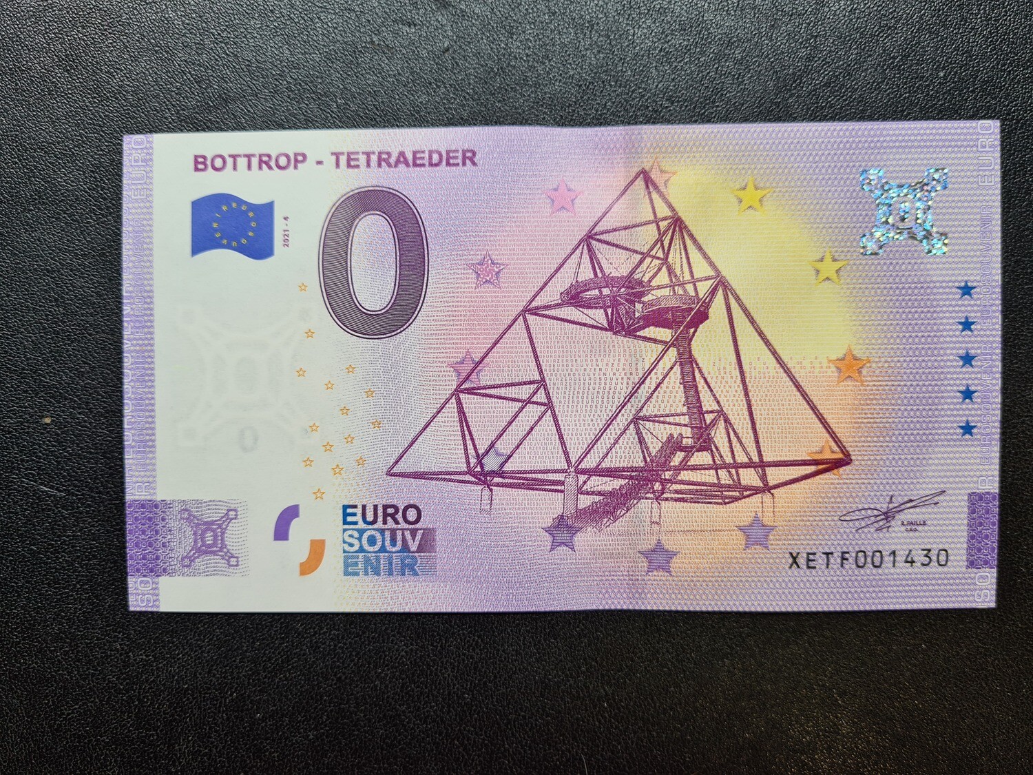 BOTTROP - TETRAEDER