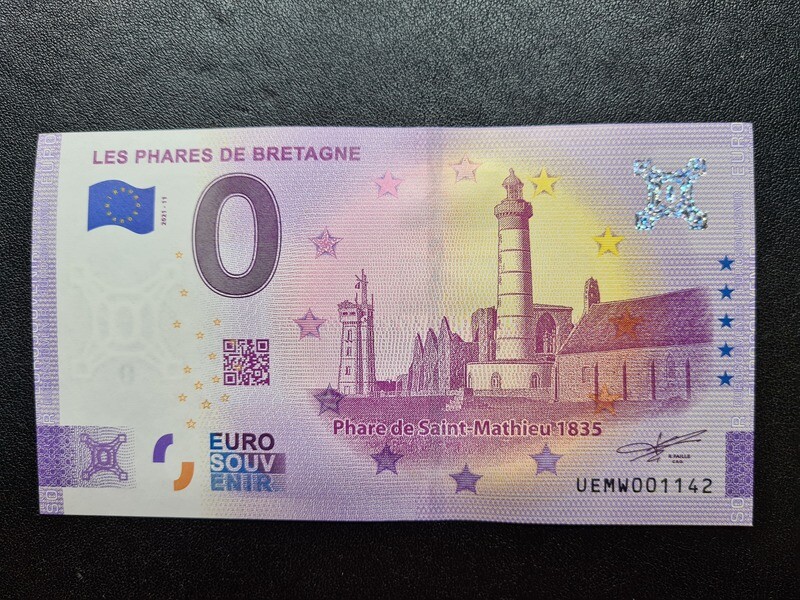 LES PHARES DE BRETAGNE