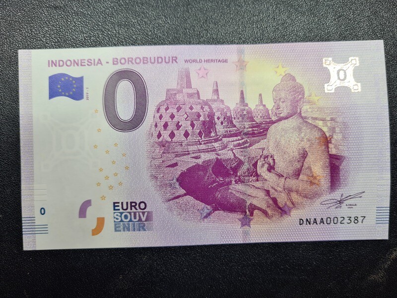 INDONESIA - BOROBUDUR