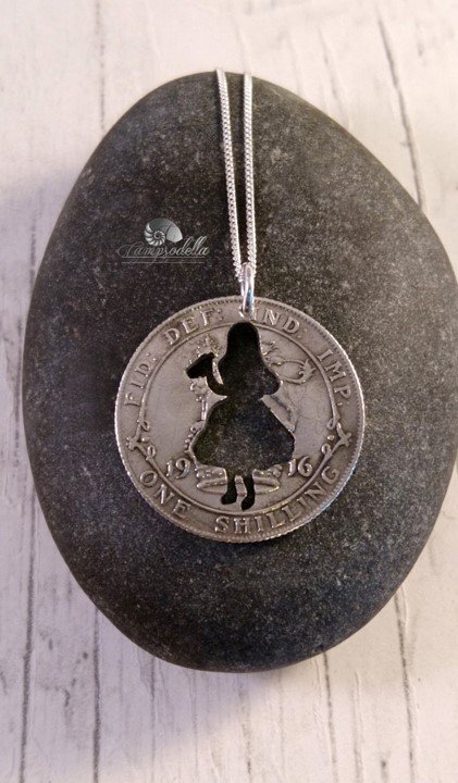 Alice in Wonderland silver pendant- Shilling 925