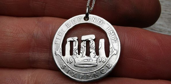 Stone Henge silver pendant- Sixpence 925