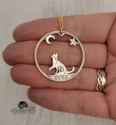 Moon Gazing Cat pendant - Bronze Penny
