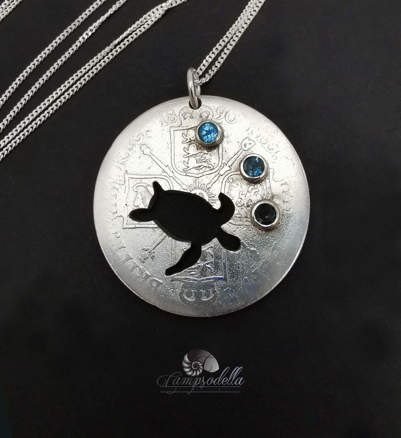 Silver turtle necklace with blue topaz stone bubbles- Florin 925