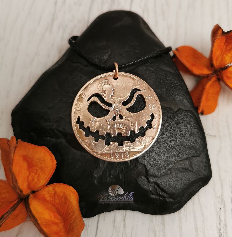 Jack O'Lantern Halloween Pumpkin necklace- Bronze Penny