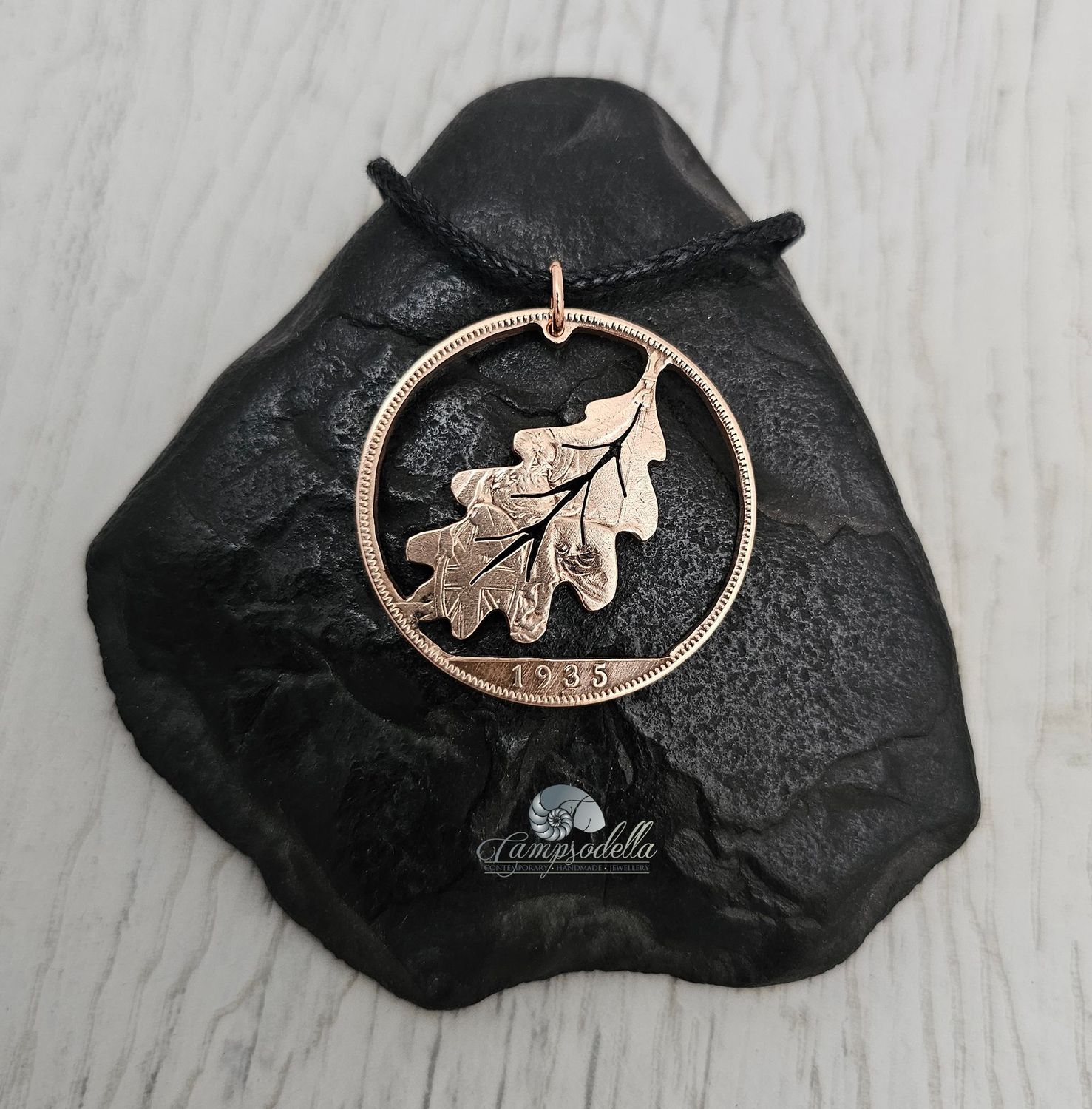Oak leaf pendant- Bronze Penny