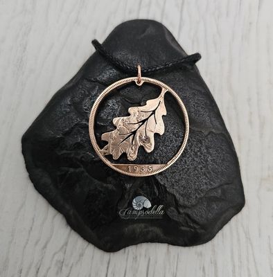 Oak leaf pendant- Bronze Penny Oak leaf pendant- Bronze Penny