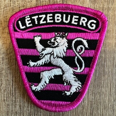 Badge Roude Leiw Pink