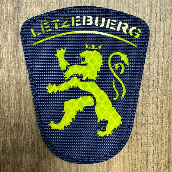 Badge Laser Cut Roude Leiw Navy et Lime Yellow