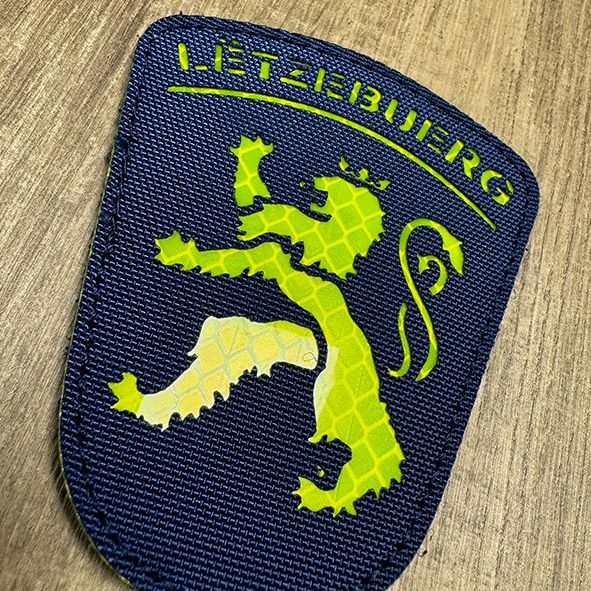 Badge Laser Cut Roude Leiw Navy et Lime Yellow