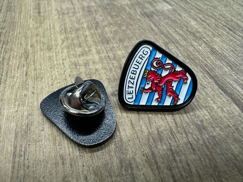 Pins Roude leiw