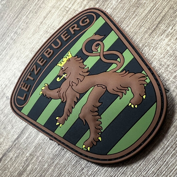 Badge PVC Roude Leiw Maron foncé
