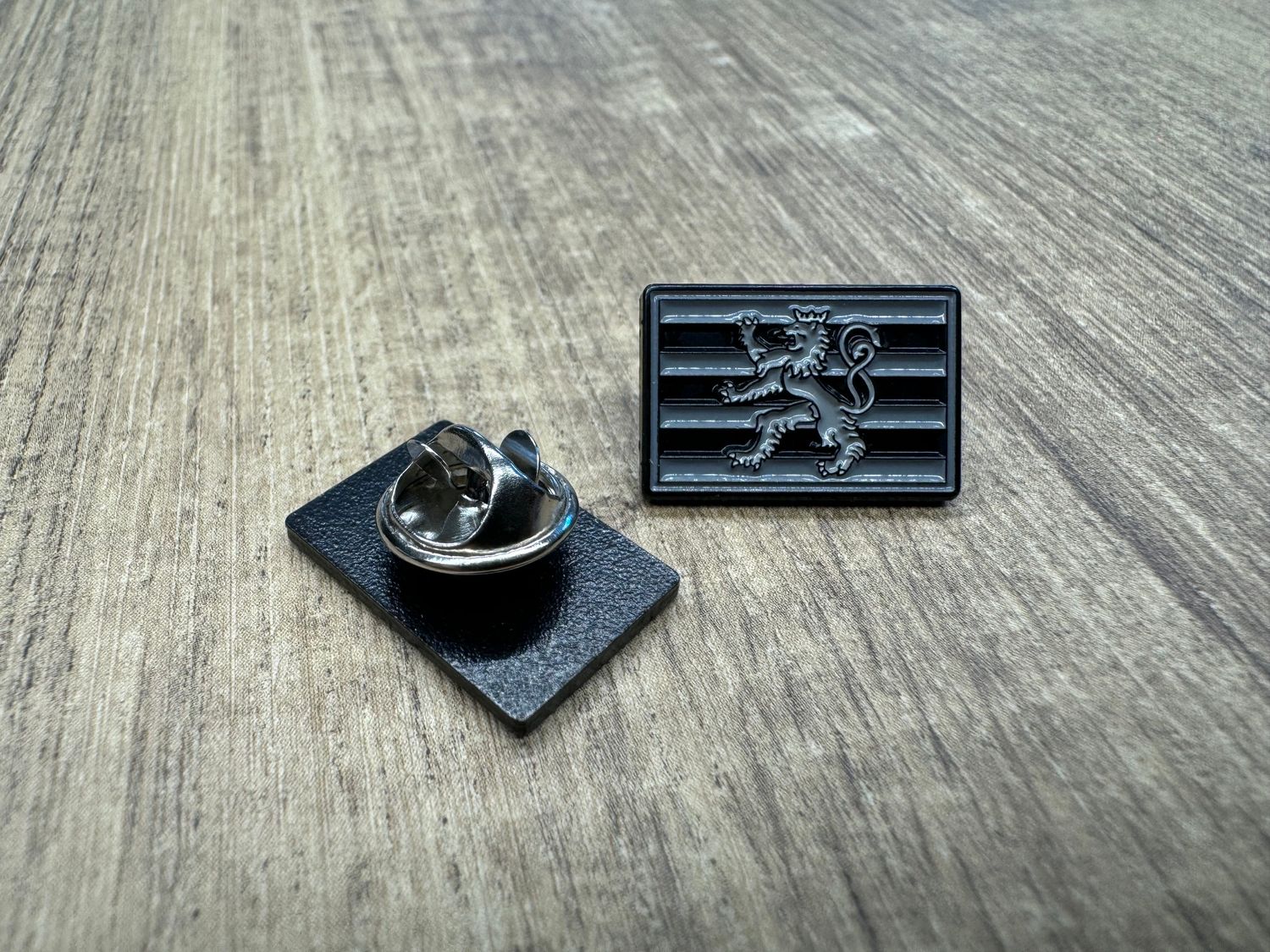 Pins Roude leiw Grey Rectangle