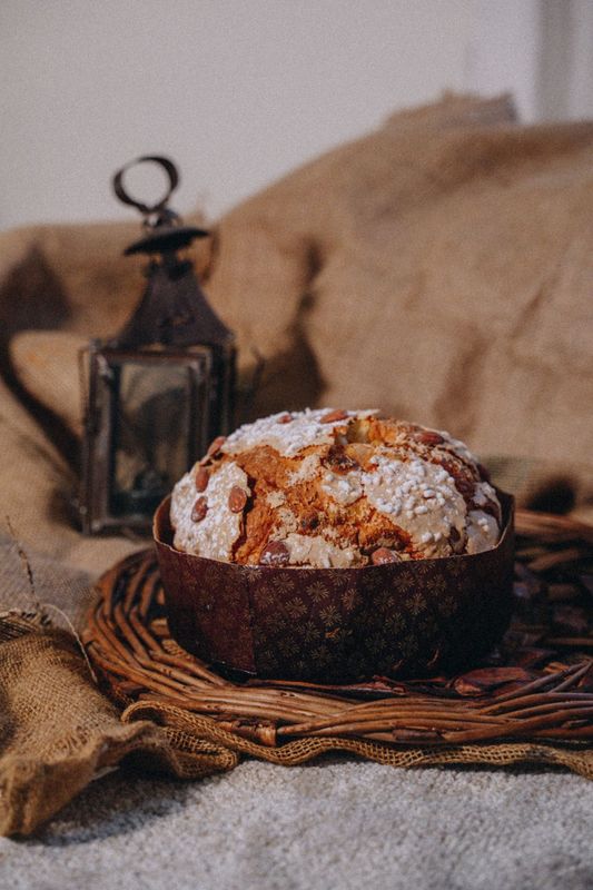 Panettone artigianale classico mandorlato Panettone artigianale classico mandorlato