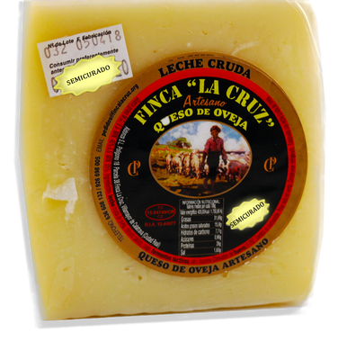 Queso Oveja Semicurado "Finca La Cruz". Cuña 300 a 400grs. aprox.
