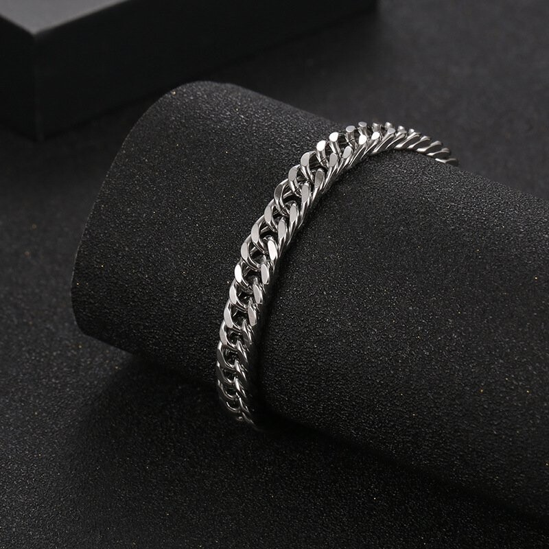 High Quality Cuban Chain bracelet Stainless Steel Punk Style Designer Bracelet For Woman Man Fashion Jewelry18k Gold 18K Gold Plated Bracelets for Men Women, Length 7 inches 5MM