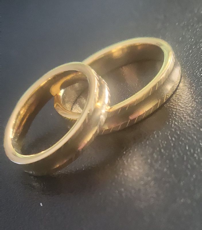Gold Muse Unisex Comfort Fit Wedding Ring Band in Solid Gold 1 band