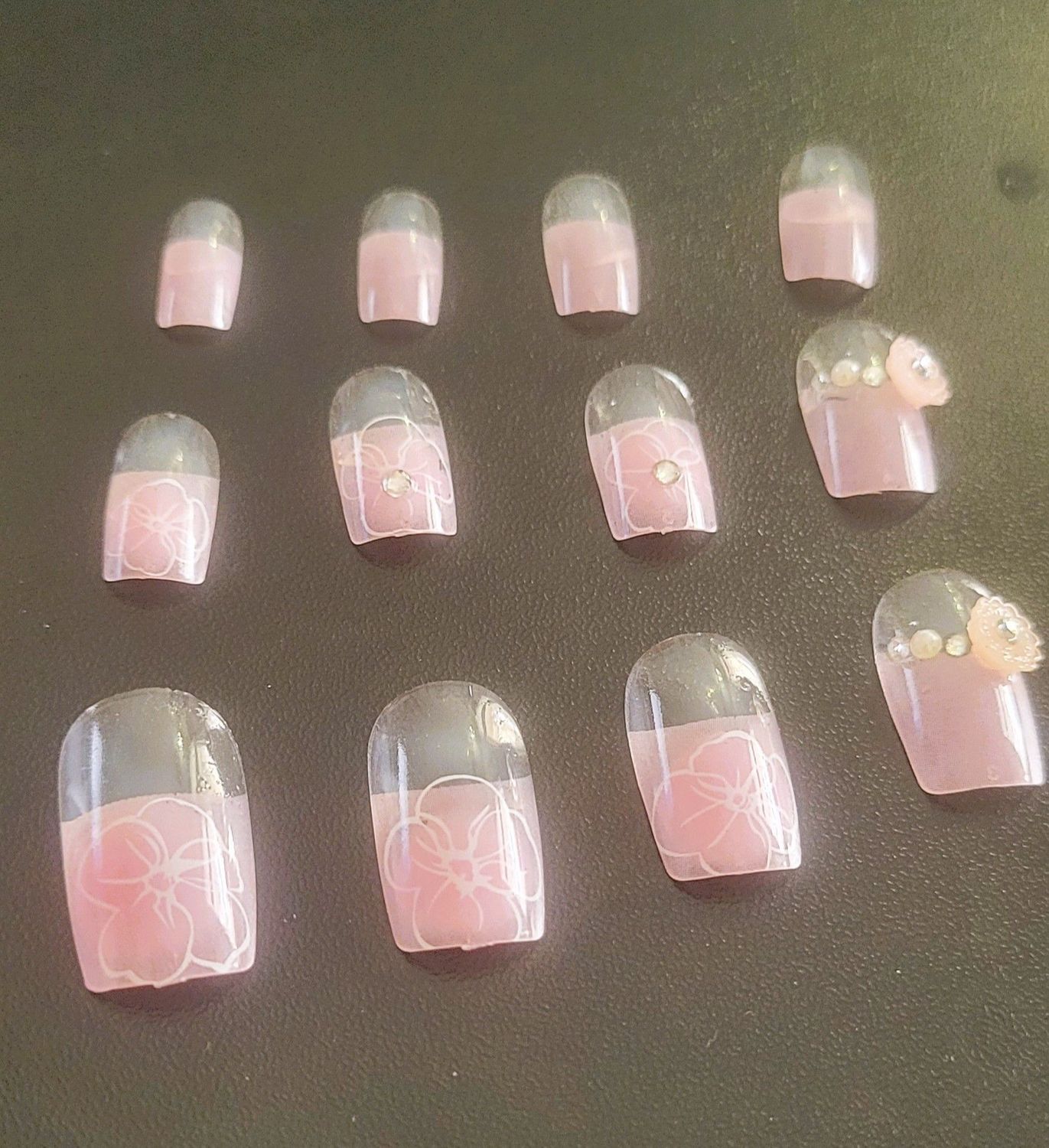 Press On Nails  - 12  Pre-glued Medium Coffin Fake Nails Glue On Ballerina False Nails Kit for Women(light pink)