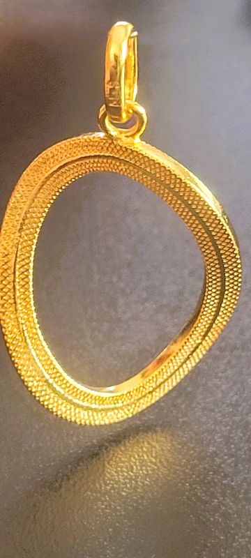 14k Yellow Gold Twisted Round Hoop Earrings and pendant Gold