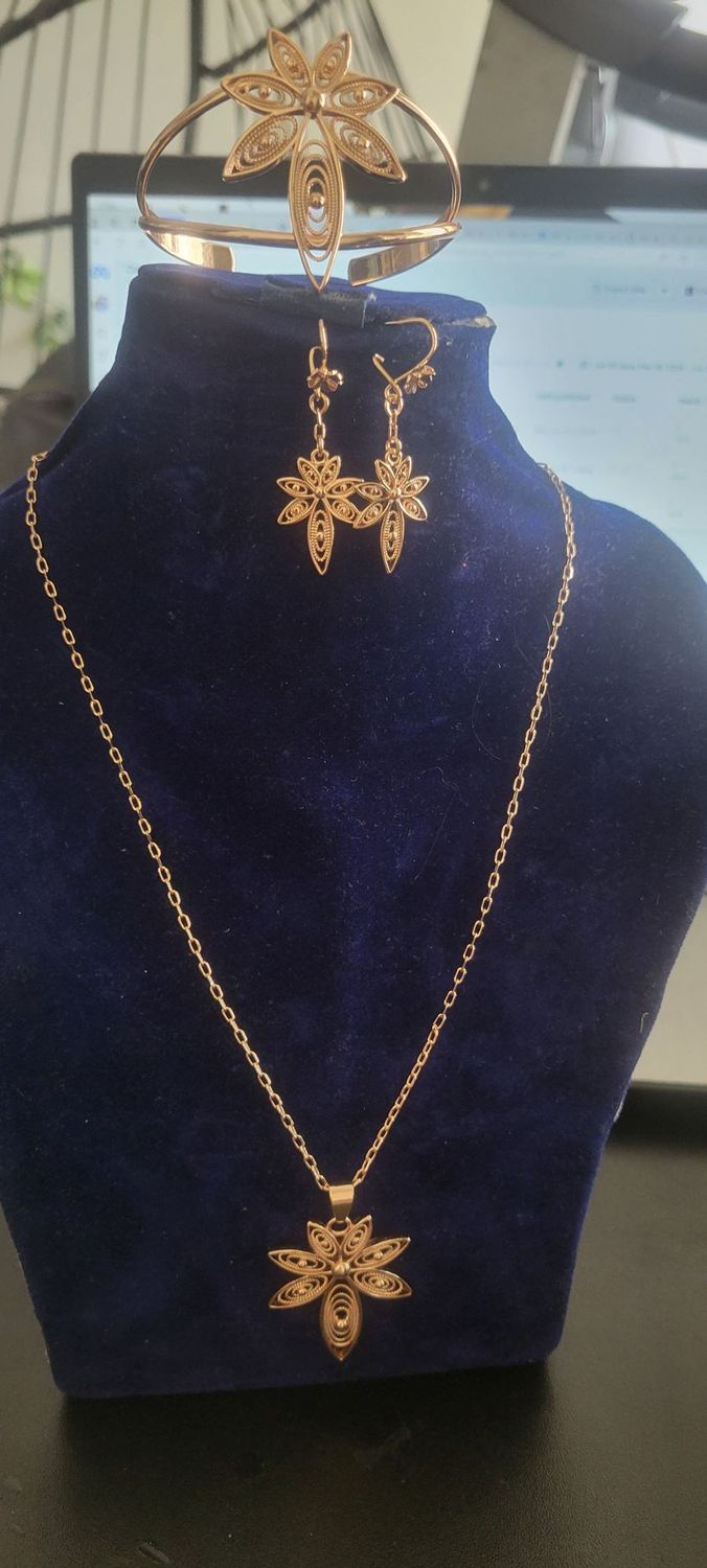 Antique Women's10 Ans Floral 7 Bethlehem Stars Statement Necklace, Bracelet, Ring and Earrings Set Party Jewelry