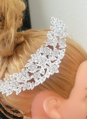 HP301 Silver Rhinestones Alloy Style Hair Comb Party Hair Accessory Shiny Rhinestones, Bridal tiara , with stones Hair Combs Bridal rhinestones Crystal Wedding Headpiece length Curved 8 HP301 Silver Rhinestones Alloy Style Hair Comb Party Hair Accessory Shiny Rhinestones, Bridal tiara , with stones Hair Combs Bridal rhinestones Crystal Wedding Headpiece length Curved 8"