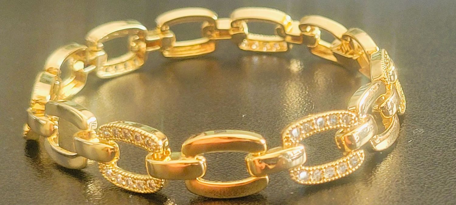 Luxury Gold Plated Bracelet with Sparkling Stones Stainless Steel Crystal Zirconia Stones