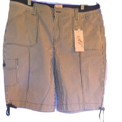 Plus Size Short ST John'S Bay Quality Apparel Blue and White Shorts, Women's Plus-Size Capri with 5 Pockets Size 16