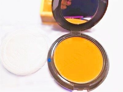 IMAN tm MAKEUP Luxury Pressed Powder 10 g Light Powder