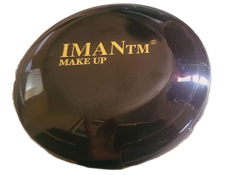 IMAN tm MAKEUP Luxury Pressed Powder 10 g Medium Powder