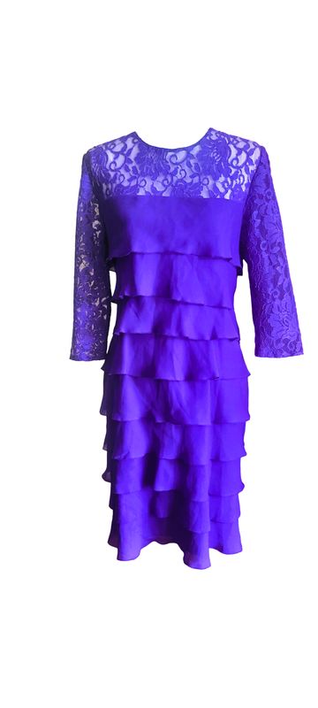 Alex Evenings Mother of the bride Gown kneel length Layered Lace Gown Dress