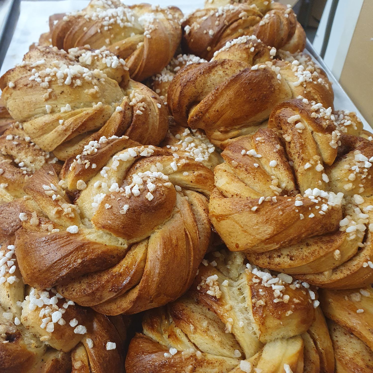 Kanelisolmupulla (laktoositon), paistettu, 4 kpl Kanelisolmupulla (laktoositon), paistettu, 4 kpl