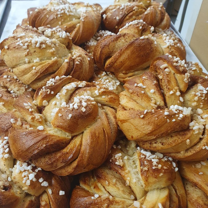Kanelisolmupulla (laktoositon), paistettu, 4 kpl
