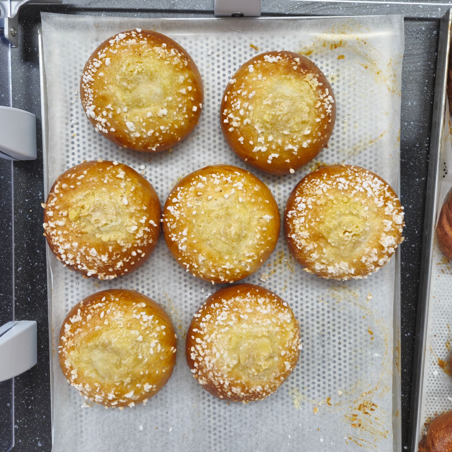 Voisilmäpulla (laktoositon), paistettu, 4 kpl