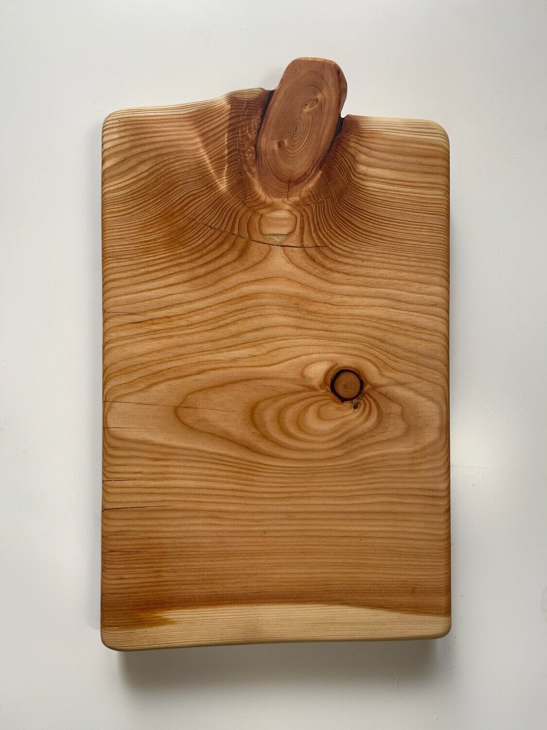 Larch wood chopping board