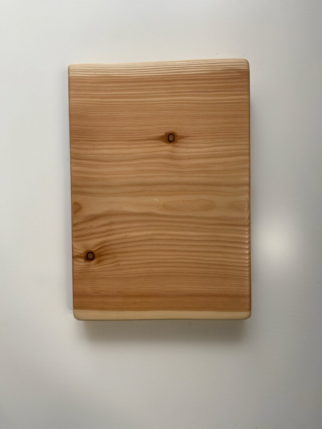 Larch wood chopping board