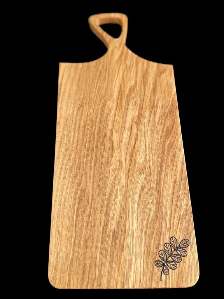Oak chopping board with the branch print