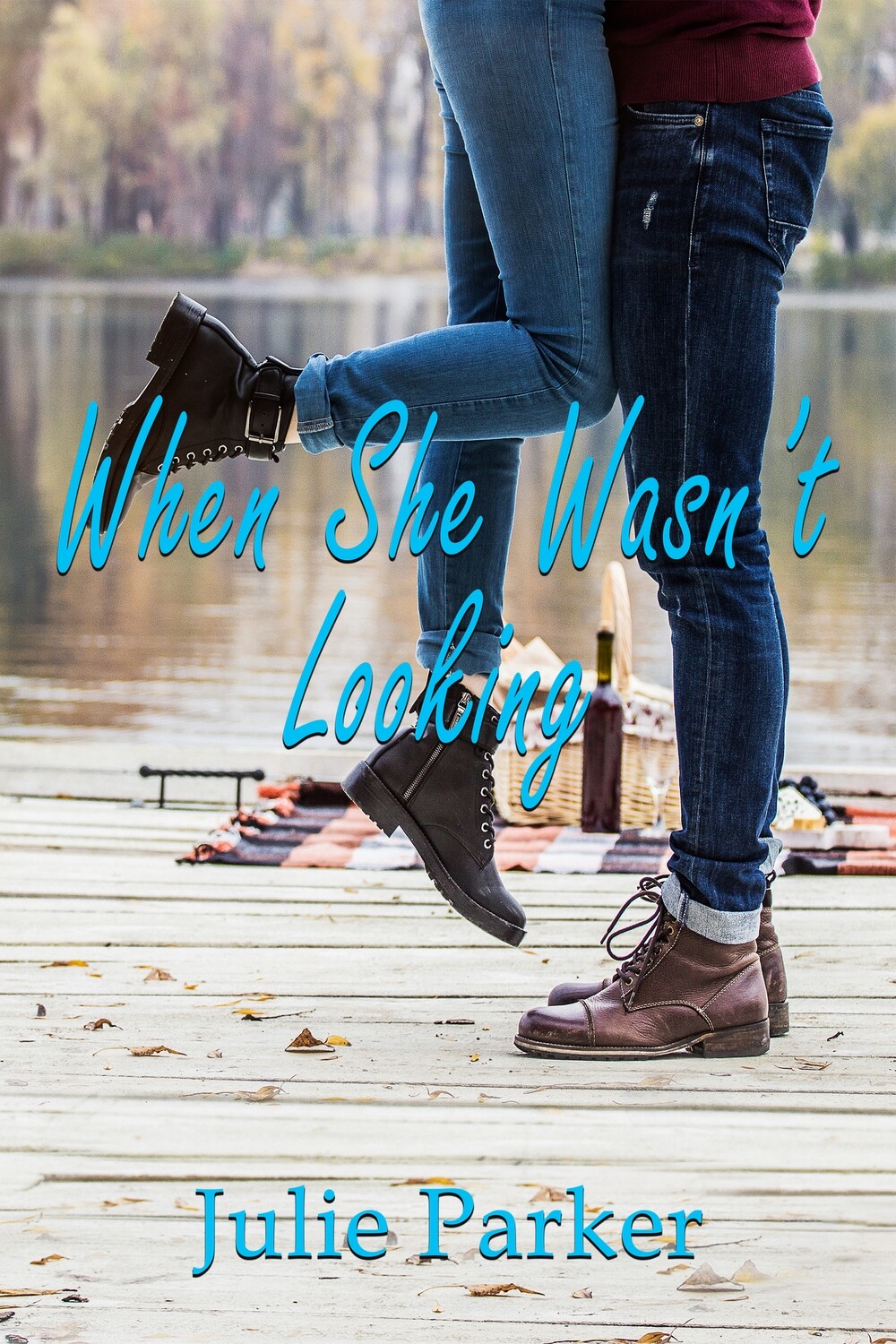 When She wasn&#39;t Looking - eBook