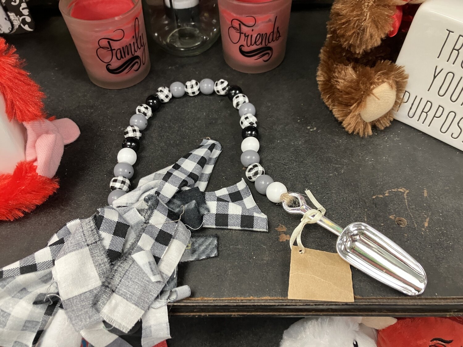 Buffalo Check Bead Scoop-23in