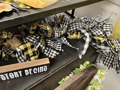 Bee Garland-28in/44in