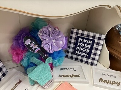 Bathroom Wreath-8in
