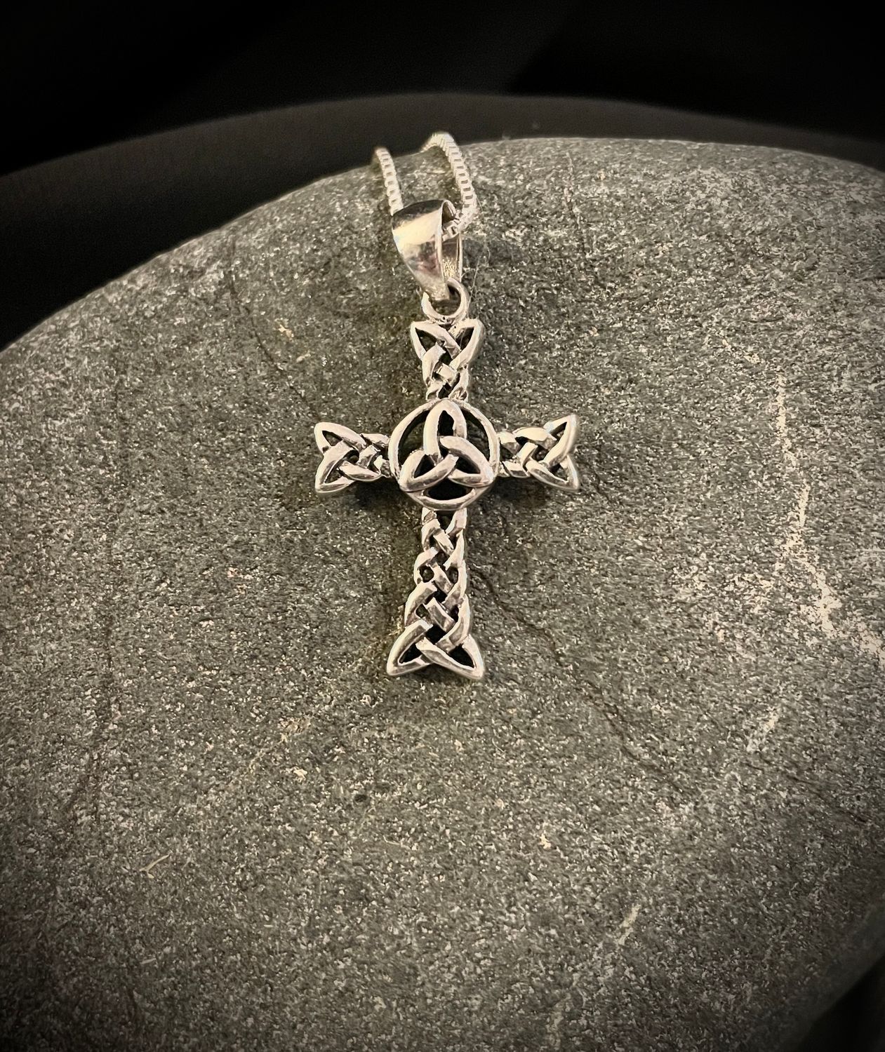 Cross with Central Trinity Knot