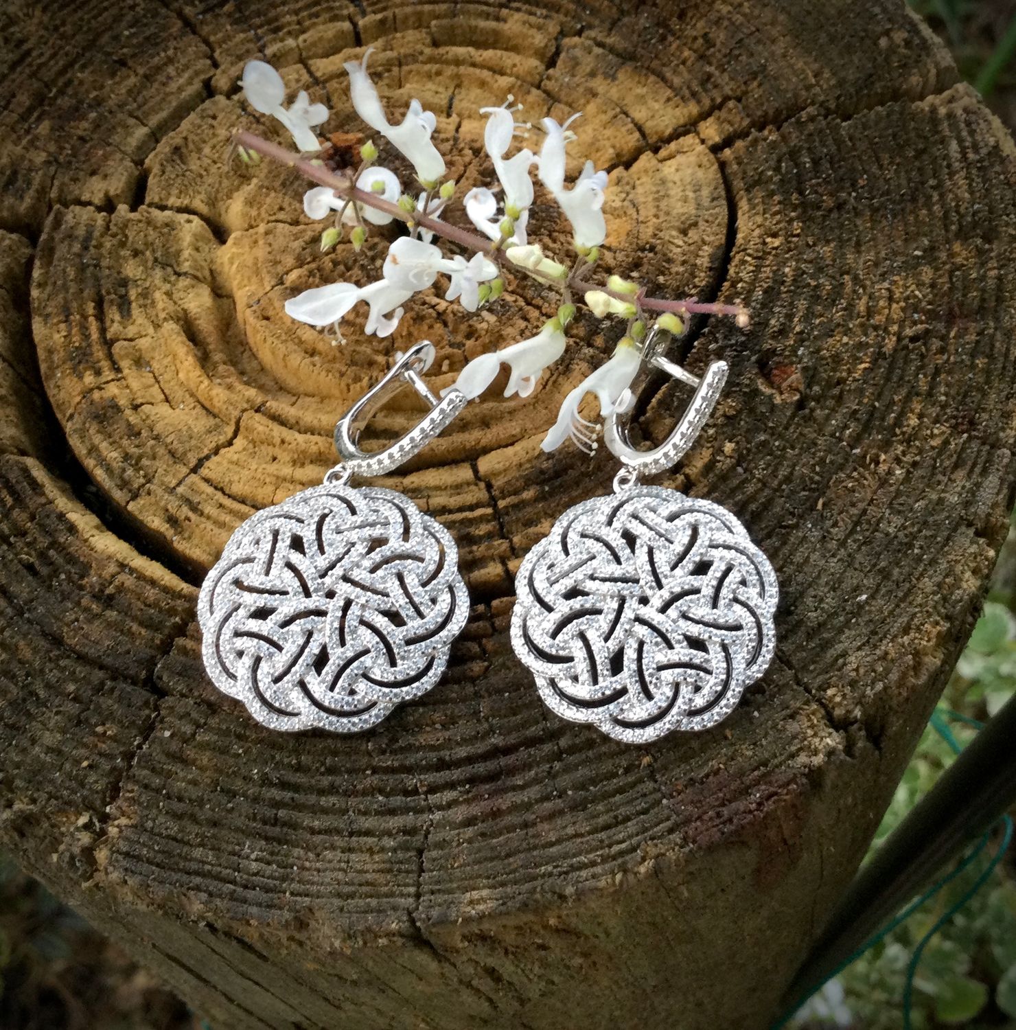 Stunning Interlaced Celtic Knot Silver Earrings Stunning Interlaced Celtic Knot Silver Earrings