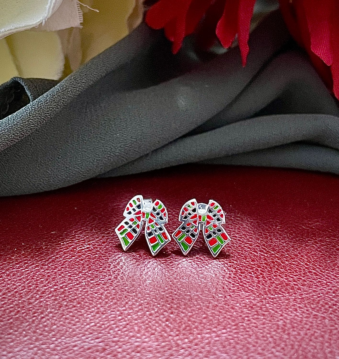 Handcrafted silver Scottish tartan earrings, celebrating Scottish heritage and tradition.