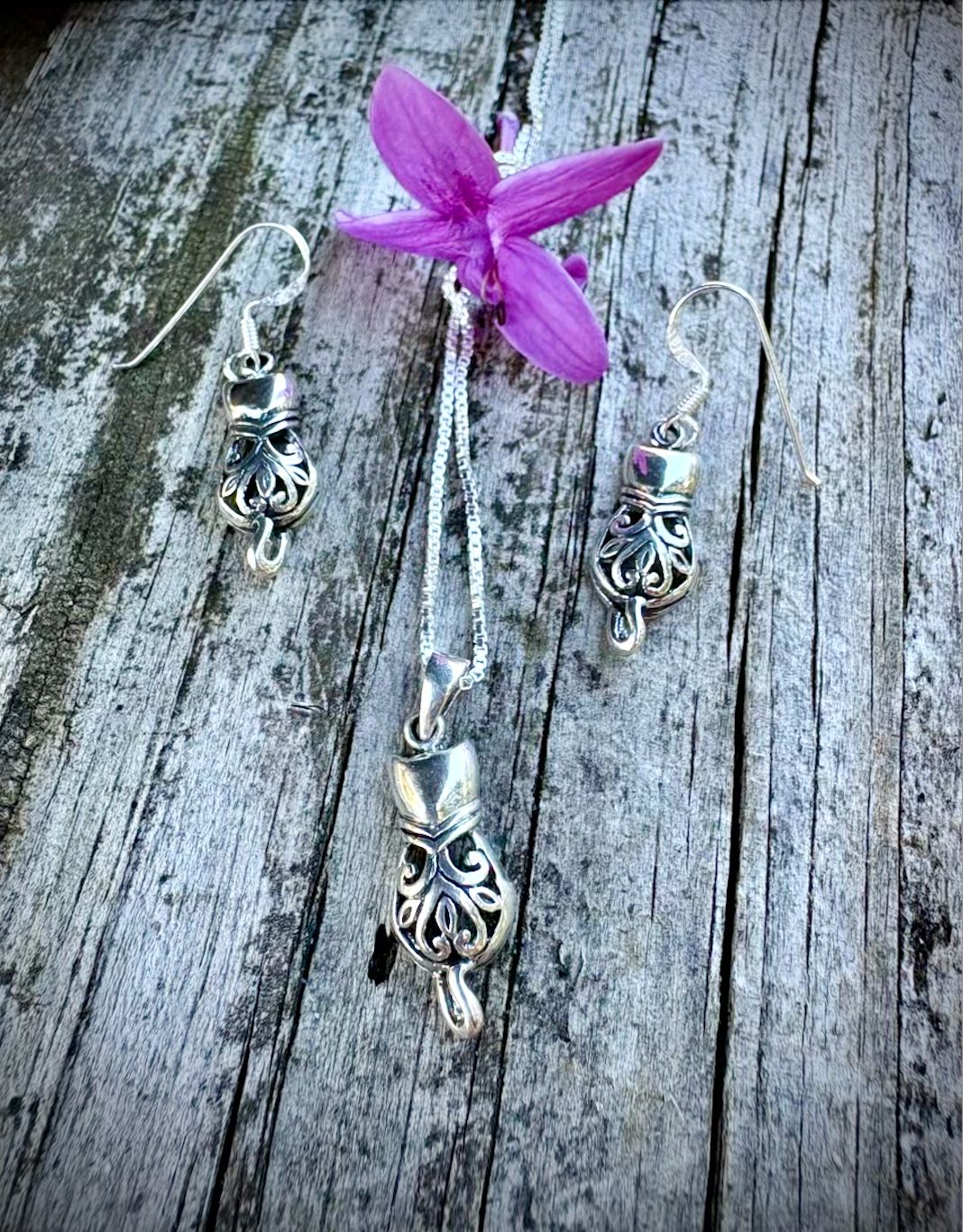 Sterling silver Celtic Knot Cat Pendant and Earrings, representing everlasting love for cats.